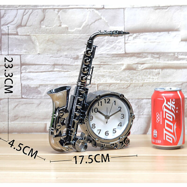 Saksofonin muotoinen vintage-pöytäkello