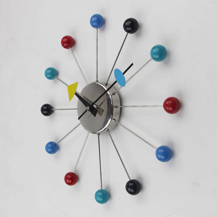 Värikäs moderni design palloseinäkello