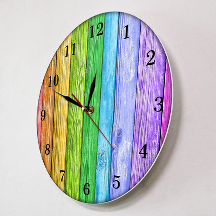 Sateenkaaren värinen vintage-seinäkello