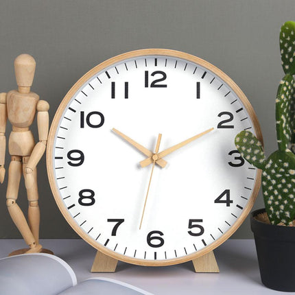 Minimalistinen pyöreä pöytäkello puukehyksellä