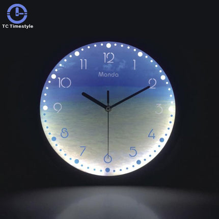 Valaistu LED-seinäkello yövalotoiminnolla