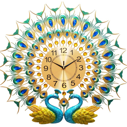 Suuri seinäkello kahdella riikinkukolla