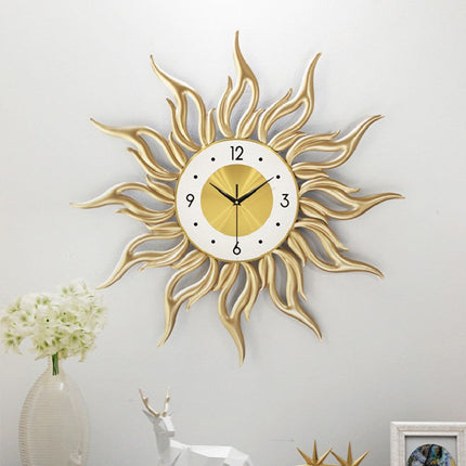 Koristeellinen aurinko seinäkello olohuoneeseen