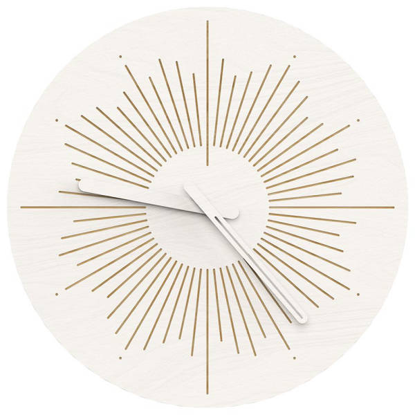 Moderni puinen seinäkello aurinkokuviolla