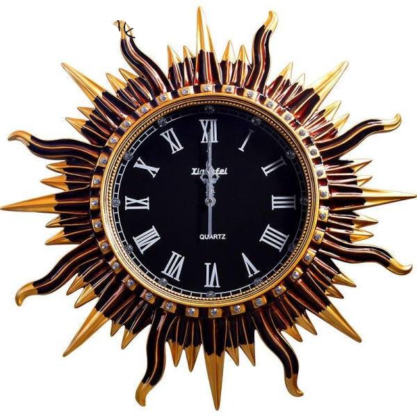 Koristeellinen aurinko seinäkello roomalaisilla numeroilla