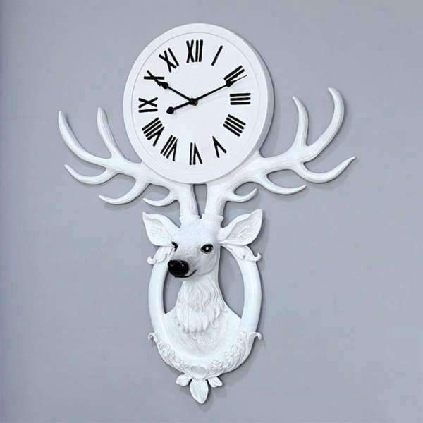 Valkoinen peurapää-seinäkello