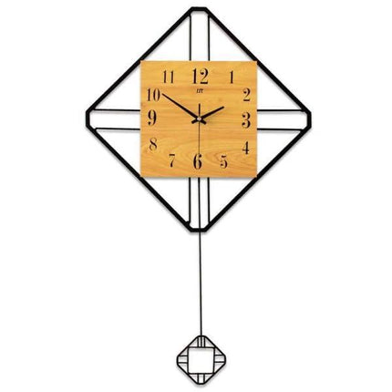 Geometrinen seinäkello puukellotaululla