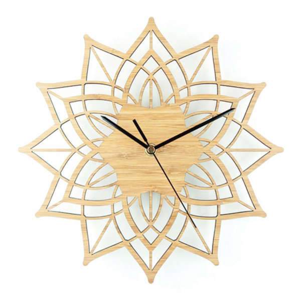 Puinen geometrinen mandala-seinäkello
