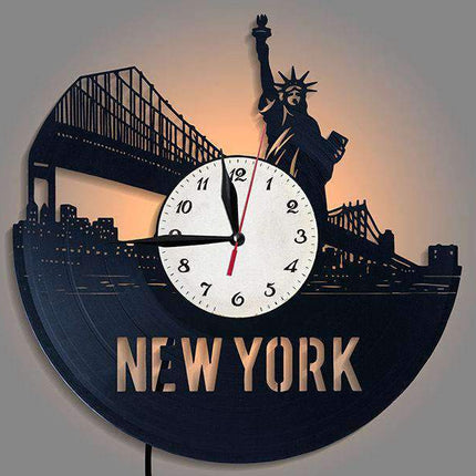 Valaistu New York vinyylilevy-seinäkello