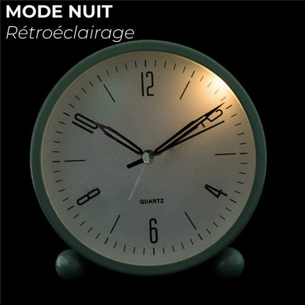 Moderni äänetön analoginen herätyskello